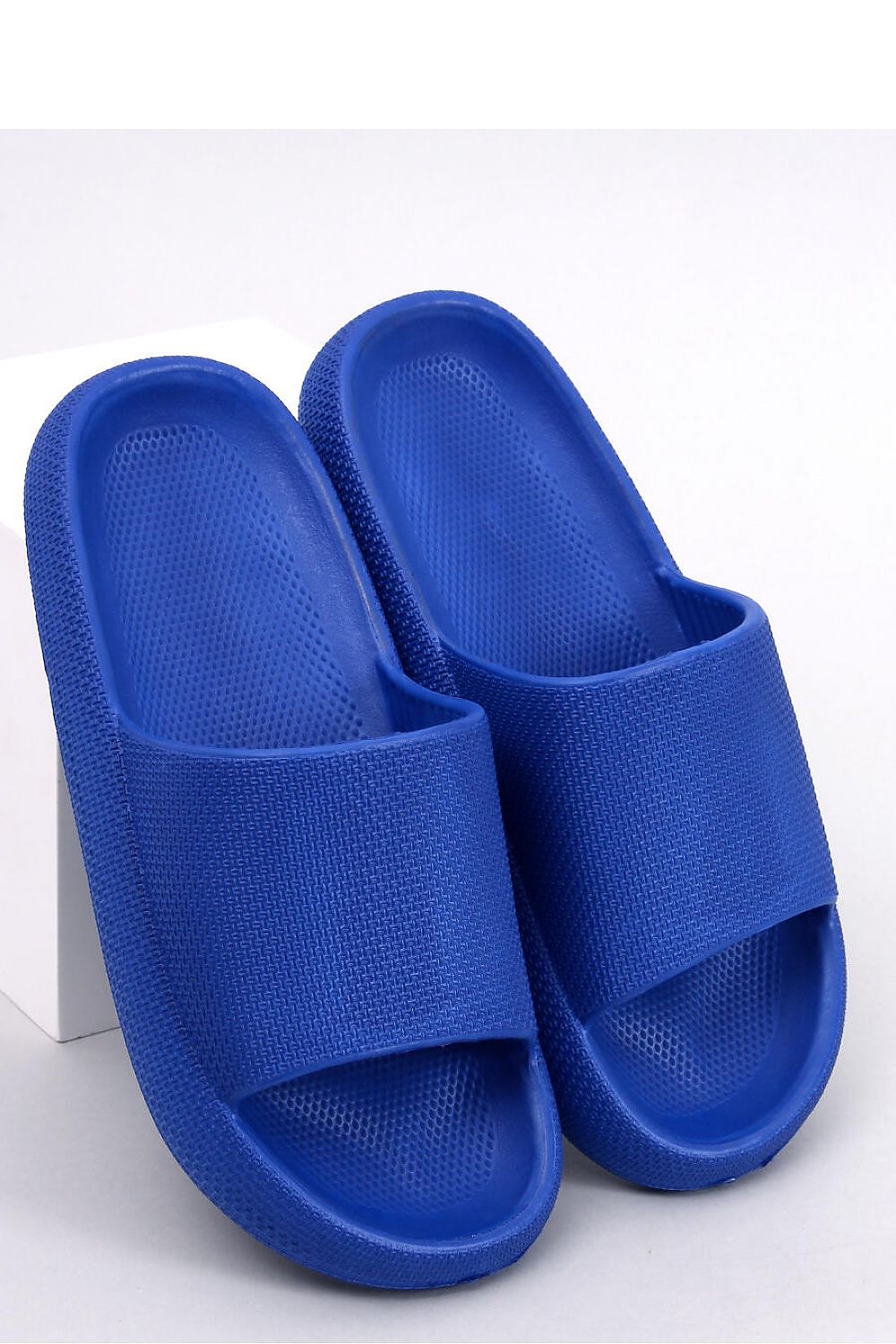 Flip-flops model 180432